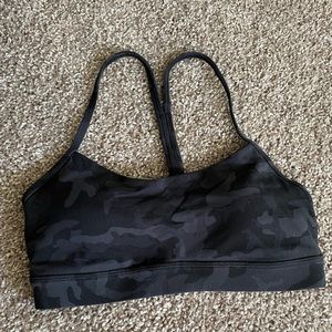 Black camo Lululemon flow Y bra